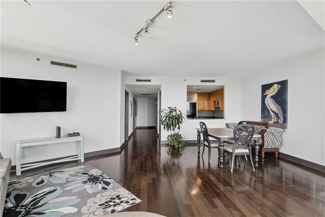 700 Park Regency Place NE 2002, Atlanta, GA 30326