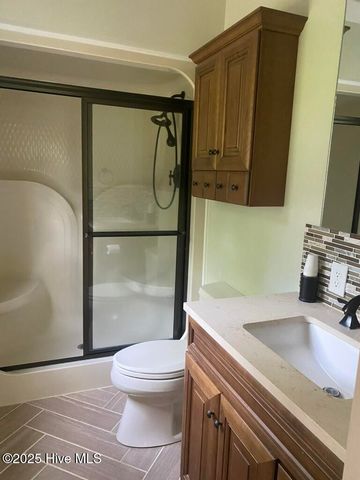 102 Chestnut Court, Pine Knoll Shores, NC 28512