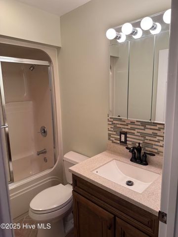 102 Chestnut Court, Pine Knoll Shores, NC 28512