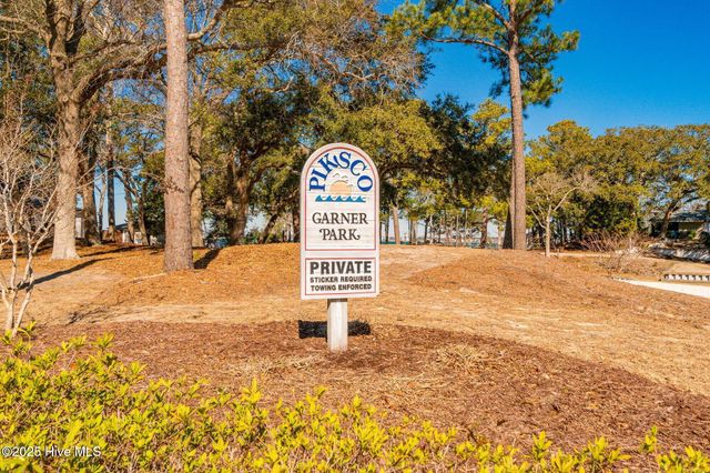 102 Chestnut Court, Pine Knoll Shores, NC 28512