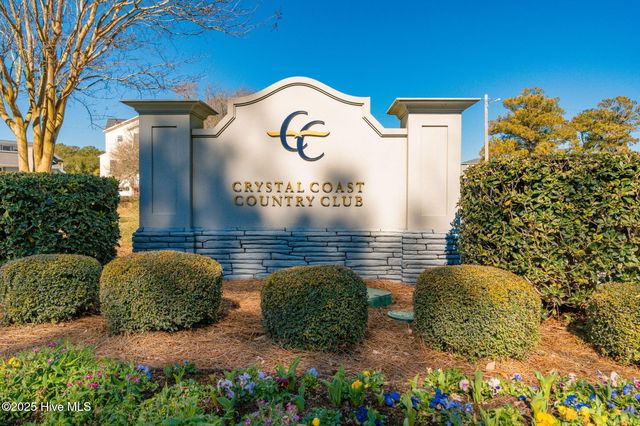 102 Chestnut Court, Pine Knoll Shores, NC 28512