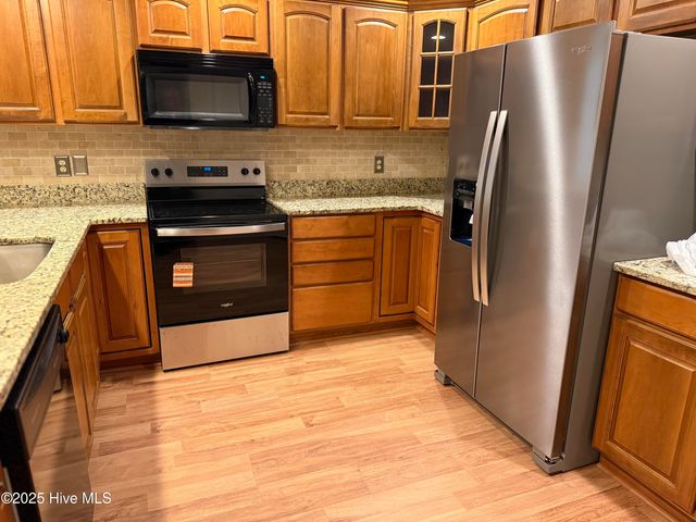 102 Chestnut Court, Pine Knoll Shores, NC 28512