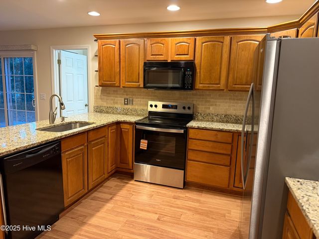 102 Chestnut Court, Pine Knoll Shores, NC 28512