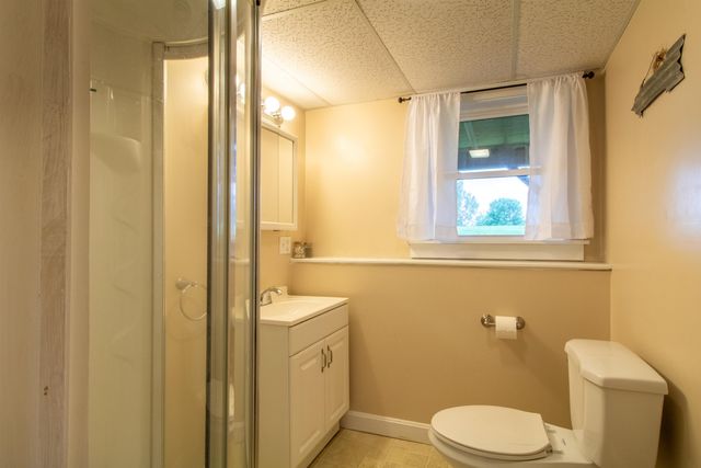 287 Lakeview Drive, Derby, VT 05829