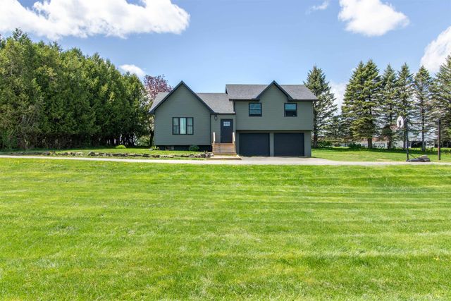 287 Lakeview Drive, Derby, VT 05829