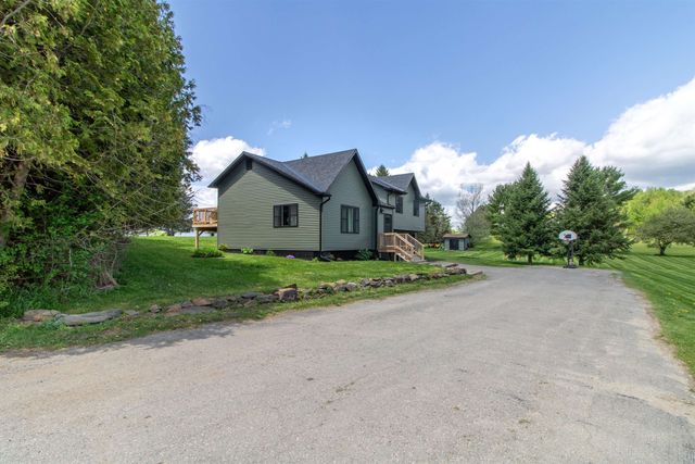 287 Lakeview Drive, Derby, VT 05829