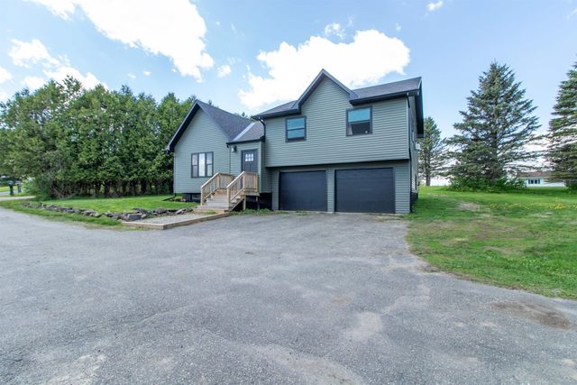 287 Lakeview Drive, Derby, VT 05829