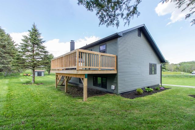 287 Lakeview Drive, Derby, VT 05829