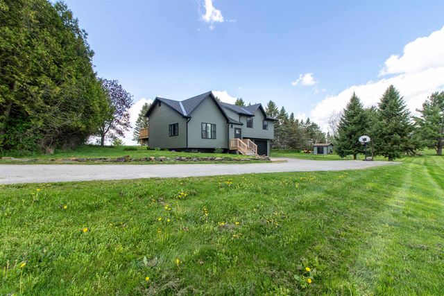 287 Lakeview Drive, Derby, VT 05829