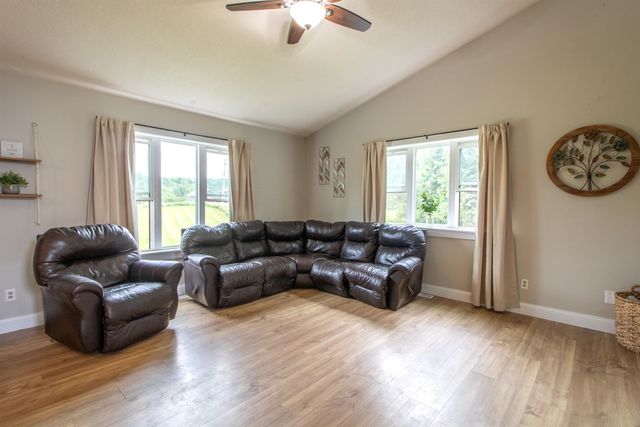 287 Lakeview Drive, Derby, VT 05829