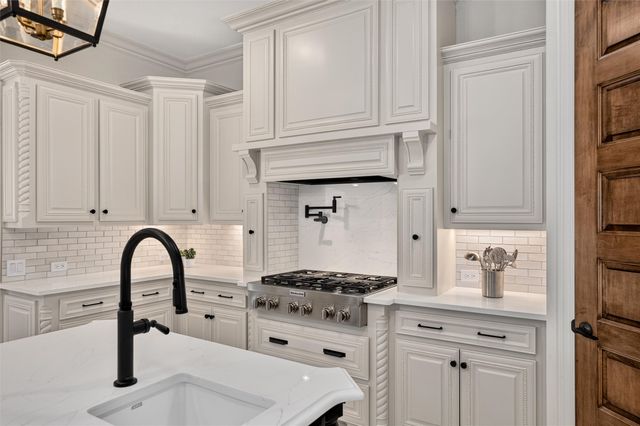 2113 Kings Pass, Heath, TX 75032