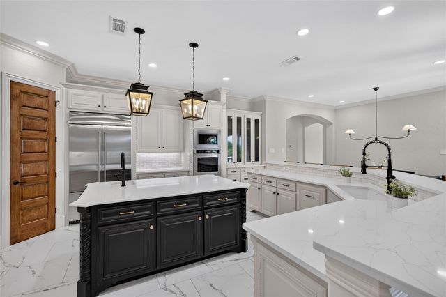 2113 Kings Pass, Heath, TX 75032