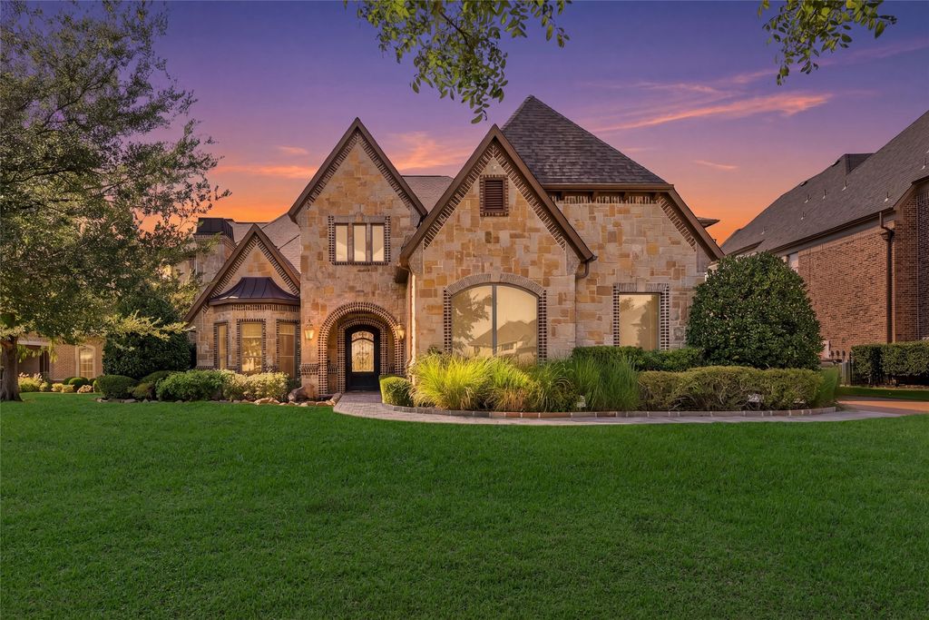 2113 Kings Pass, Heath, TX 75032