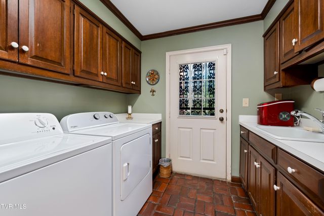 5 Llewellyn Wood, Johnson City, TN 37601