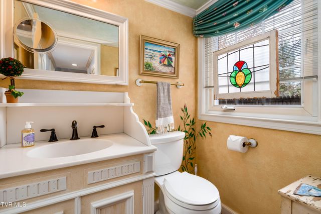 5 Llewellyn Wood, Johnson City, TN 37601