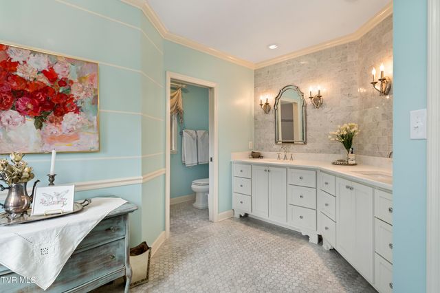 5 Llewellyn Wood, Johnson City, TN 37601