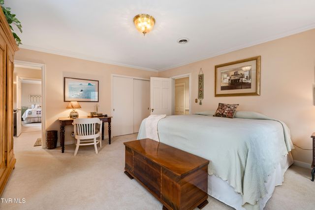 5 Llewellyn Wood, Johnson City, TN 37601