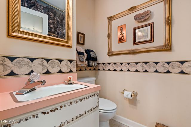 5 Llewellyn Wood, Johnson City, TN 37601