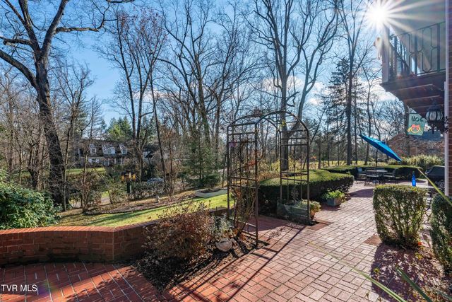 5 Llewellyn Wood, Johnson City, TN 37601