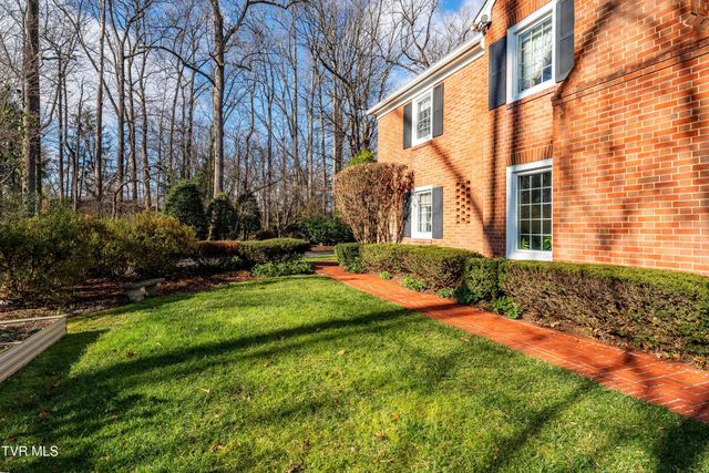 5 Llewellyn Wood, Johnson City, TN 37601