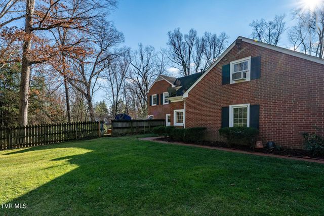 5 Llewellyn Wood, Johnson City, TN 37601
