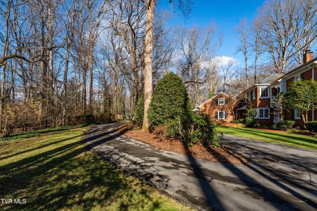 5 Llewellyn Wood, Johnson City, TN 37601