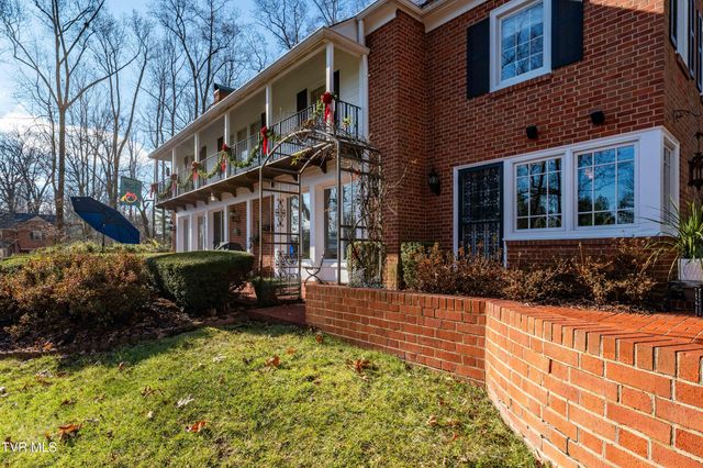 5 Llewellyn Wood, Johnson City, TN 37601