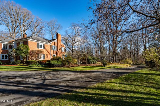 5 Llewellyn Wood, Johnson City, TN 37601