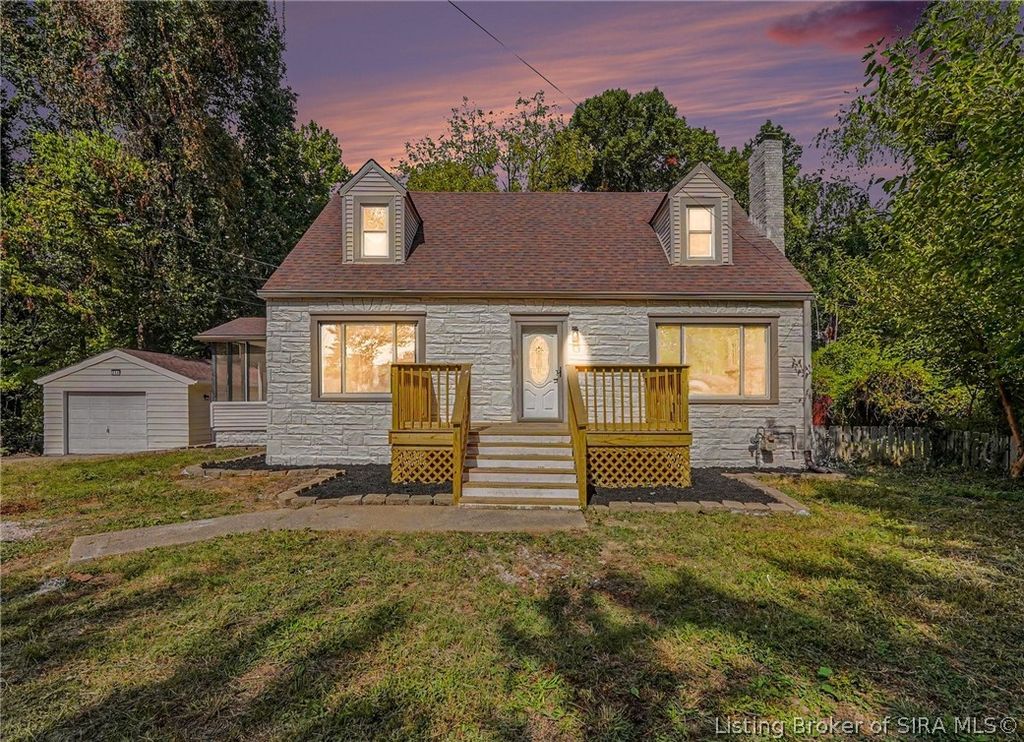 214 N Oak Street, Clarksville, IN 47129