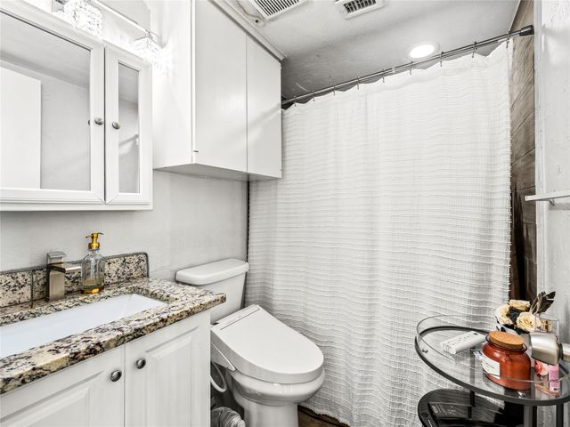 5132 Amesbury Drive 105, Dallas, TX 75206