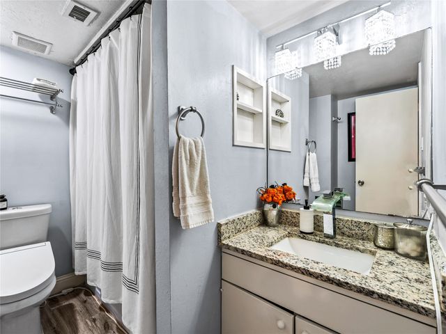 5132 Amesbury Drive 105, Dallas, TX 75206