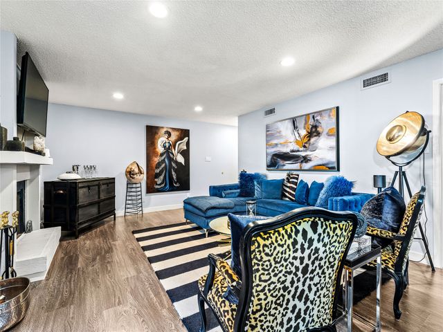 5132 Amesbury Drive 105, Dallas, TX 75206