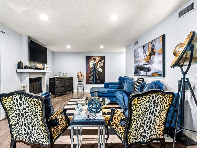 5132 Amesbury Drive 105, Dallas, TX 75206