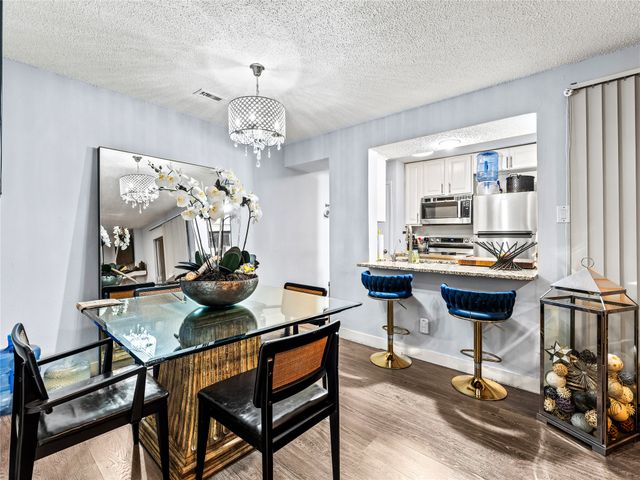 5132 Amesbury Drive 105, Dallas, TX 75206