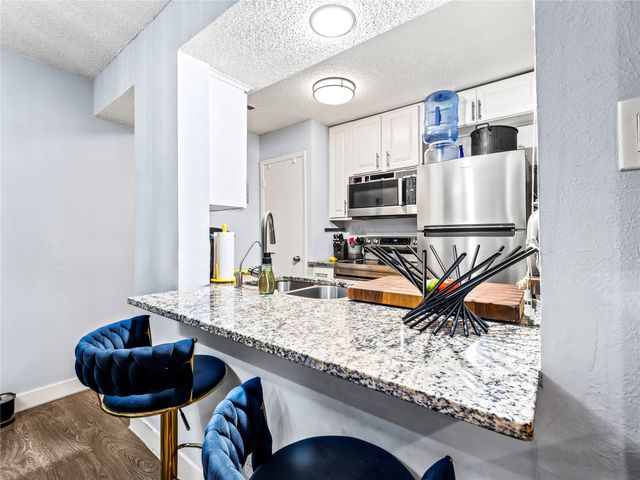 5132 Amesbury Drive 105, Dallas, TX 75206