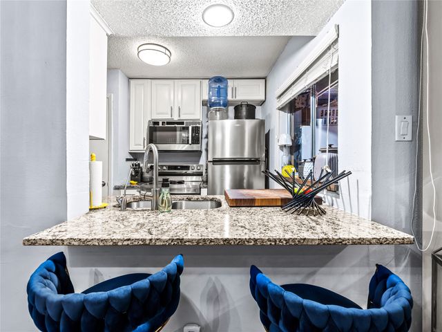 5132 Amesbury Drive 105, Dallas, TX 75206