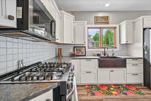 352 Tremont Lane, Valparaiso, IN 46385