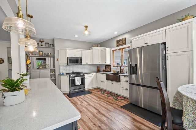 352 Tremont Lane, Valparaiso, IN 46385
