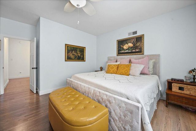 352 Tremont Lane, Valparaiso, IN 46385