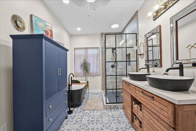 352 Tremont Lane, Valparaiso, IN 46385