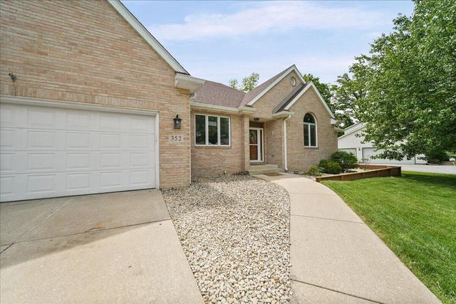 352 Tremont Lane, Valparaiso, IN 46385