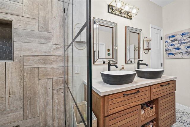 352 Tremont Lane, Valparaiso, IN 46385