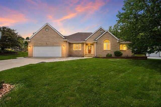 352 Tremont Lane, Valparaiso, IN 46385