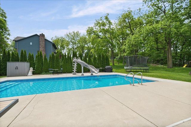 352 Tremont Lane, Valparaiso, IN 46385