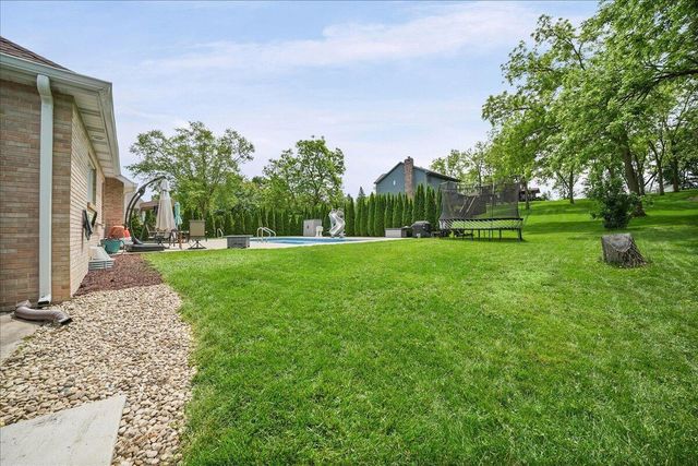 352 Tremont Lane, Valparaiso, IN 46385