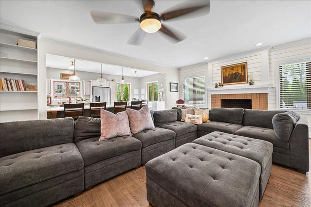352 Tremont Lane, Valparaiso, IN 46385