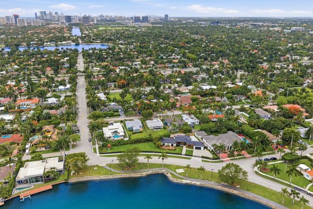 1204 S Northlake Dr, Hollywood, FL 33019