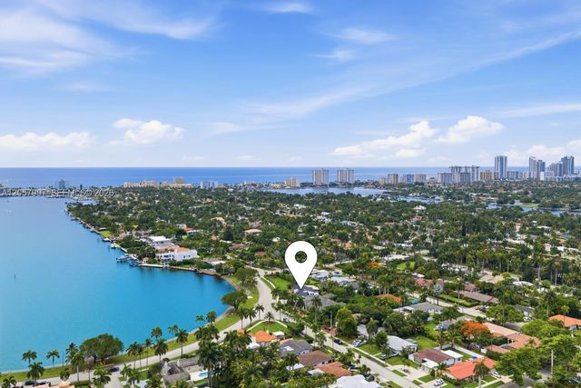 1204 S Northlake Dr, Hollywood, FL 33019