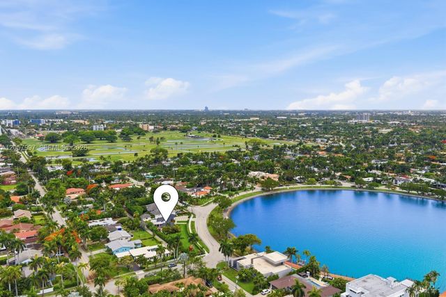 1204 S Northlake Dr, Hollywood, FL 33019