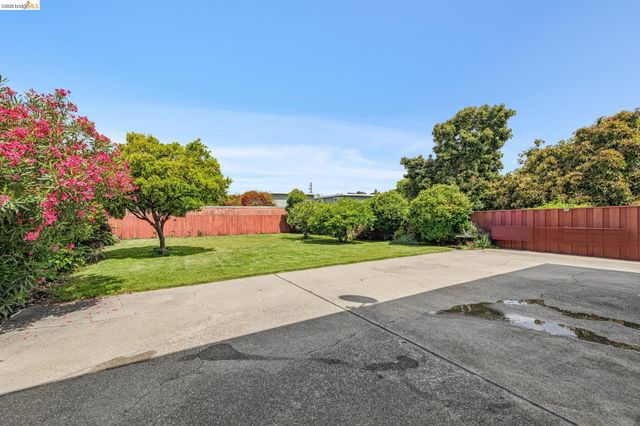1475 166th Ave., Ashland, CA 94578